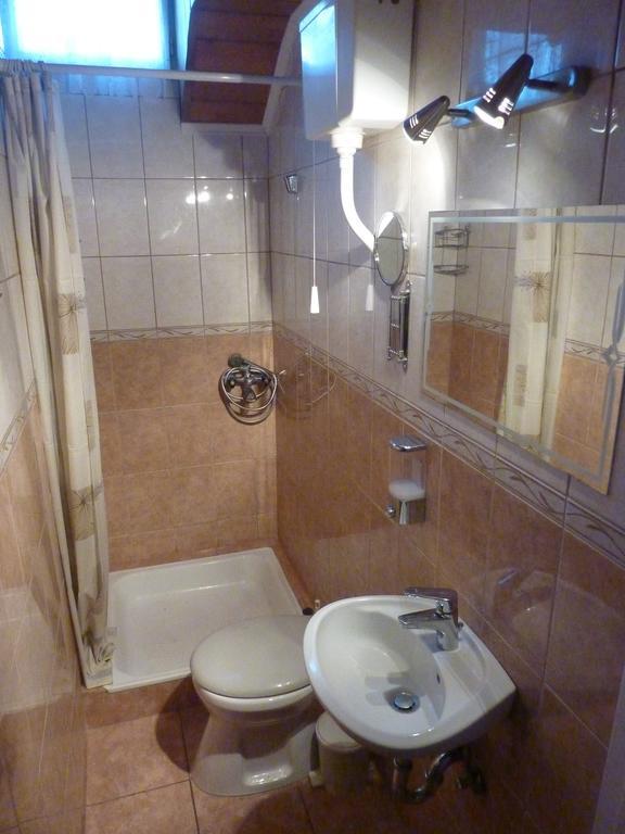 Vadasztanya Apartmanhazak Siófok Pokoj fotografie